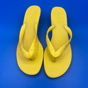 CHADWICK'S Yellow Flip Flops Heels with Hearts Decor Women's Size (10M) Vintage